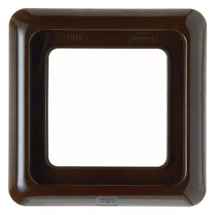  артикул 132801 название Berker Рамка с уплотнением цвет: коричневый, с блеском Влагозащищенный скрытый монтаж IP44